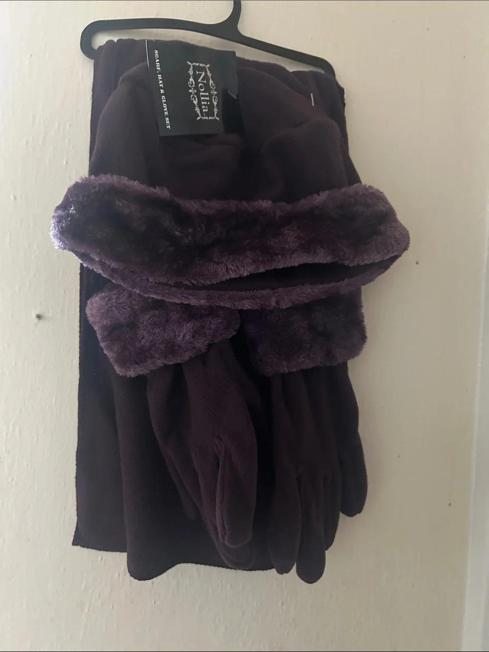 Noelle Plush Trim Deep Purple Gloves